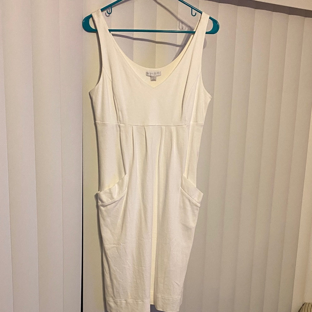 New York & Company White Sleeveless Dress size M